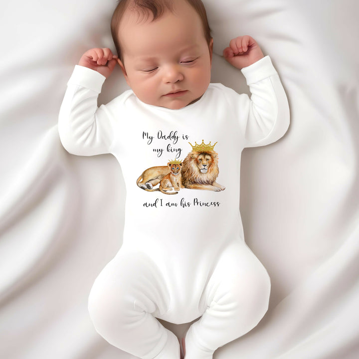 White Father's Day baby grow that says 'My Daddy is my king and I am his Princess'. This design features a lion wearing a gold crown and a lion cub wearing a gold crown