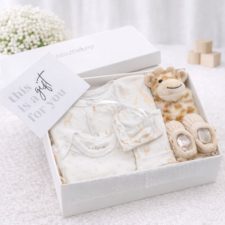 Unisex Beige Giraffe and Comforter Gift Hamper