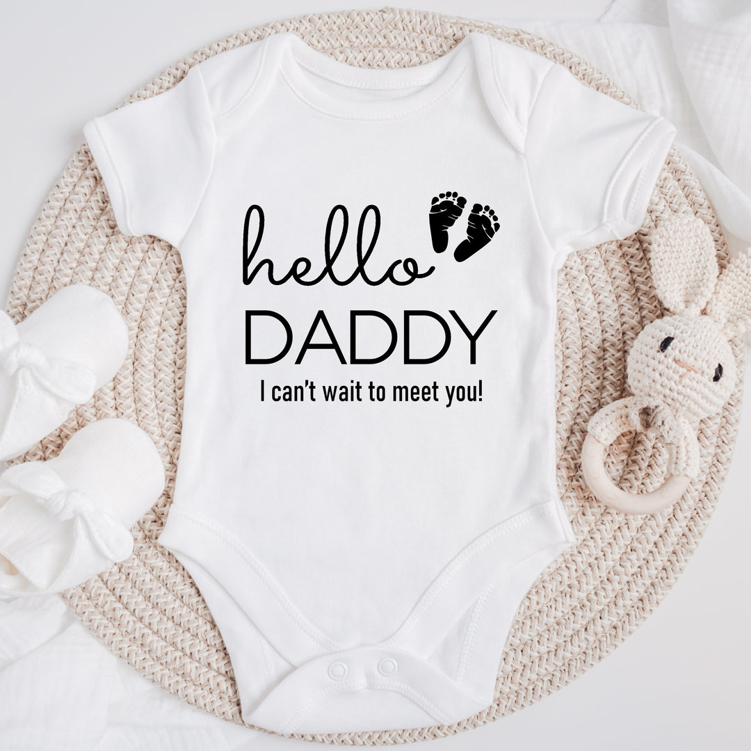 Baby announcement vests that says: 'Hello DADDY I can't wait to meet you'