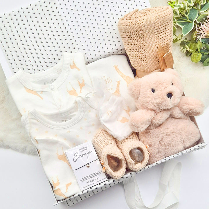 Unisex Luxury Giraffe & Comforter Gift Hamper Set